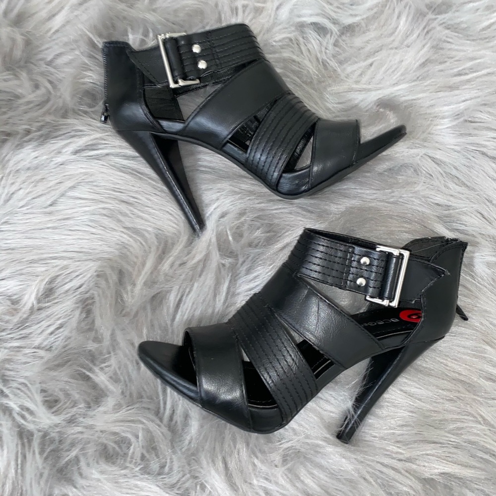 BCBG BLACK HEELS SIZE 6